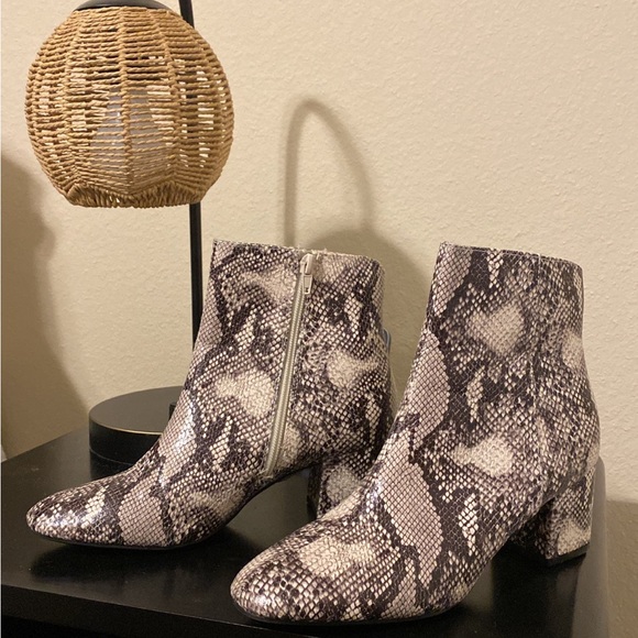 Snake Print Chinese Laundry Daria Block Heel Bootie Booties - Picture 6 of 6